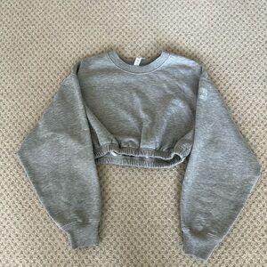 Alo yoga cropped sweatshirt
